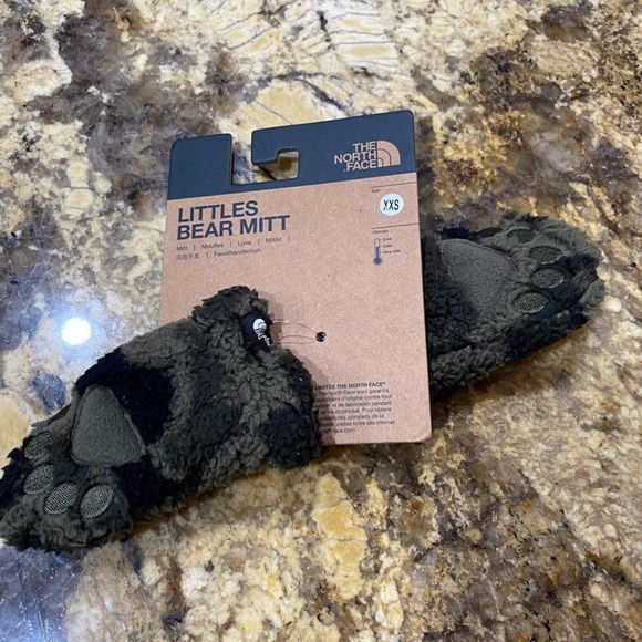The North Face baby Littles bear mittens - camo xxs  warm for your cub 🐾. NEW! - Picture 1 of 7